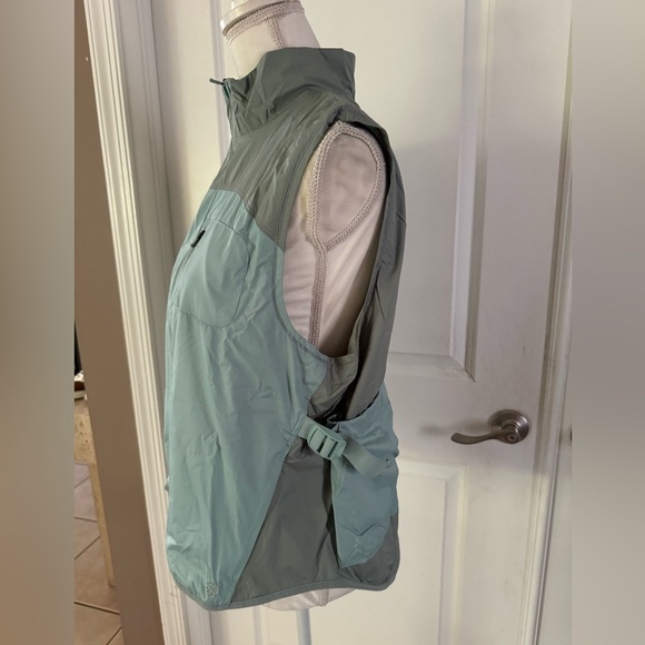 Nike Trail Repel Women's Trail Running Vest - Picture 9 of 17